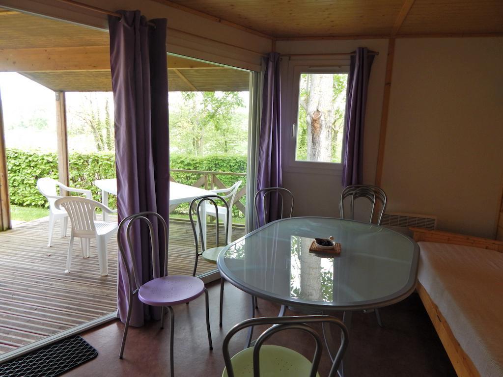 Camping Du Moulin Hotel Meyrieu-les-Etangs Cameră foto